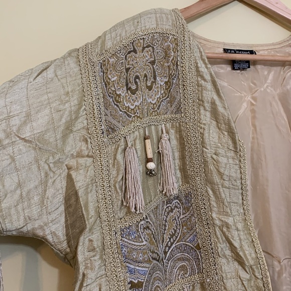JA Resort | Vintage Gold 80’s Silk Tassel Wood Bead Quilted Open Front Jacket - Picture 6 of 17